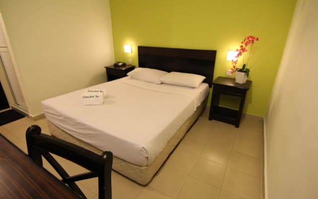Hotel Zamburger Cheese - photo 4