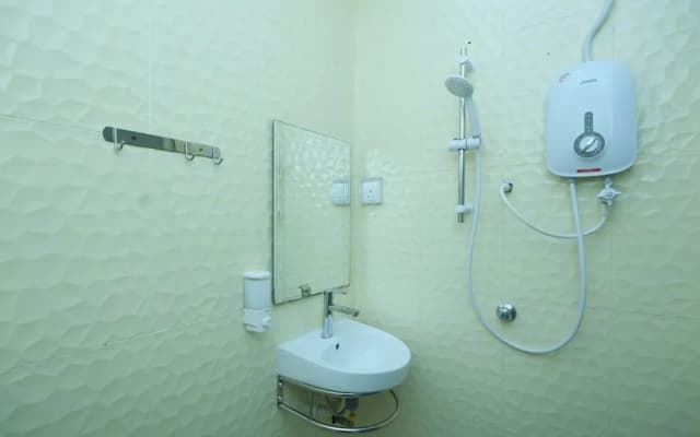 OYO 896 Bintang Fajar Hotel - photo 4