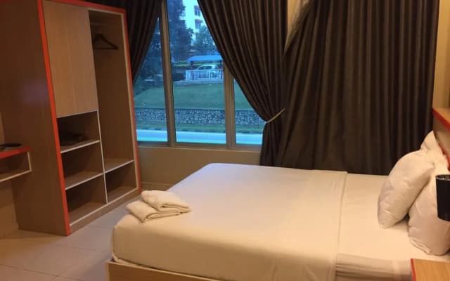 Orange Inn Hotel - photo 3