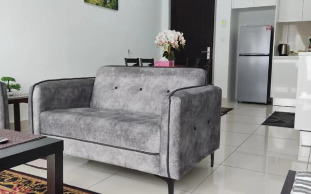 Homestay2 KL KLCC Ampang, entire Condo, Balcony, 5-10 min to Zoo, Keramat Setiawangsa Pandan Cheras, 2-7px, Pool anytime, 2free indoor parking, Cooking, Washer, Strong wifi, view Genting - photo 3