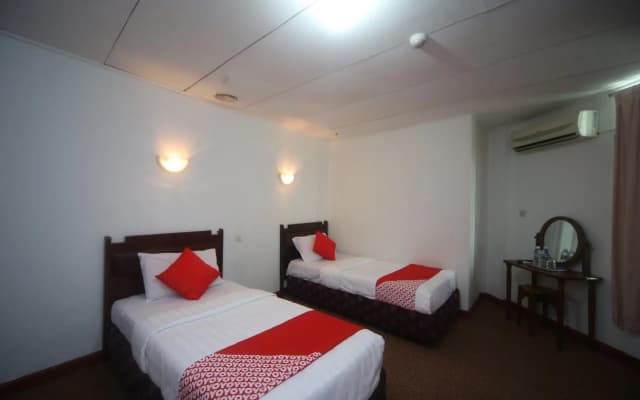 OYO 699 Plaza Hotel - photo 4
