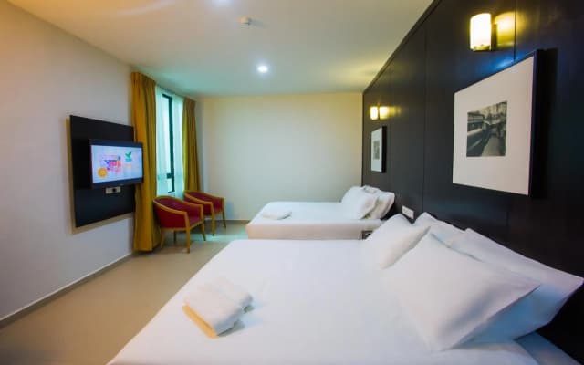 Akar Hotel Jalan TAR - photo 4