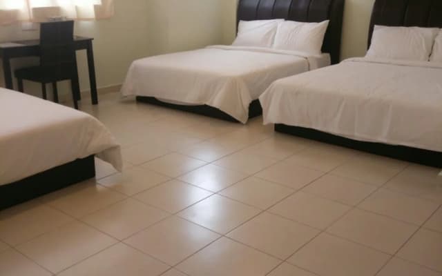 Glorious Straits Hotel - photo 2