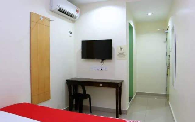 OYO 44054 Holiday Mansion Inn - photo 4