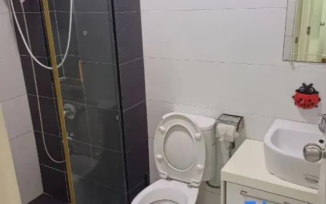 Paradigm Mall Platino Apartment 2BR 2FREE By Natol - photo 2