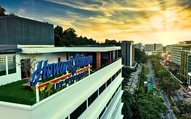Howard Johnson by Wyndham Kota Kinabalu City Centre - photo 2