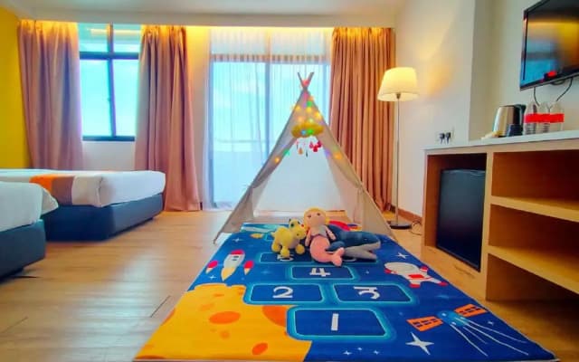 Hotel Sentral Seaview @ Beachfront - photo 5