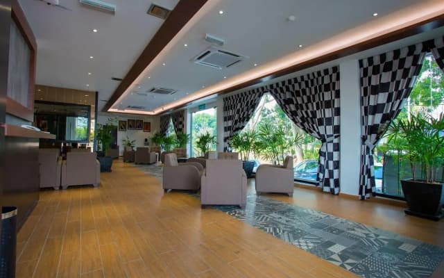 OYO 292 Stella Hotel - photo 4