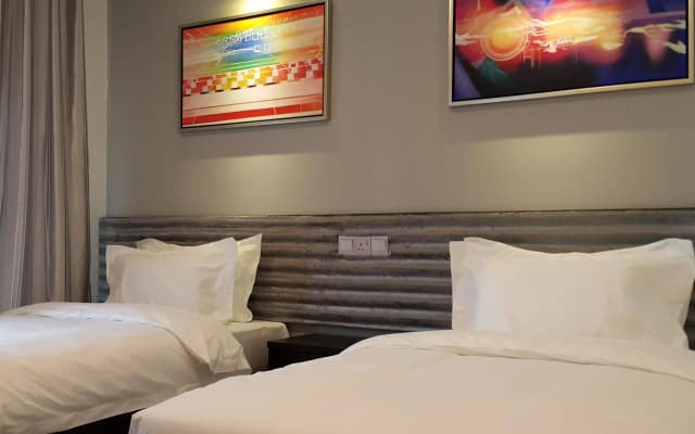 M Design Hotel at Shamelin Perkasa - photo 3