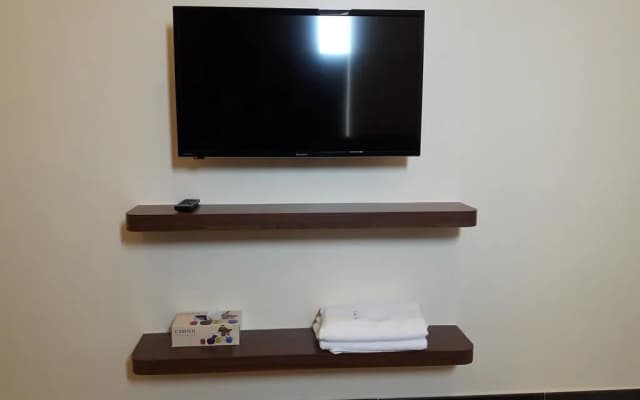 De Benz Inn - photo 2
