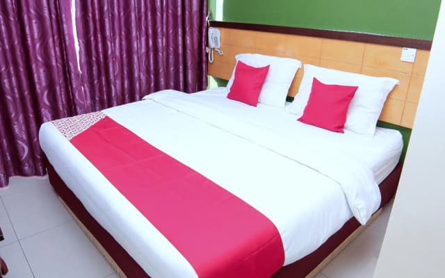 OYO 44054 Holiday Mansion Inn - photo 3
