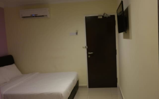 Clover Hotel Port Dickson - photo 3