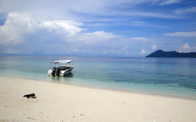 Celebes Beach Resort - photo 3