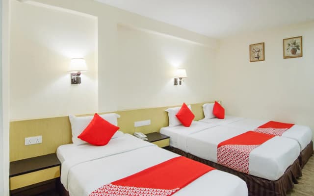 OYO 371 Grand Eastern Hotel - photo 3