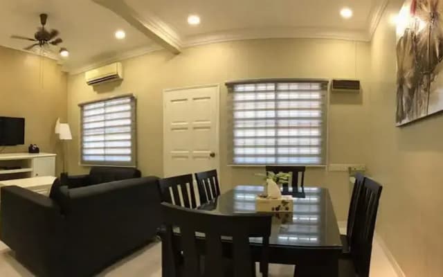 L Homestay - photo 2