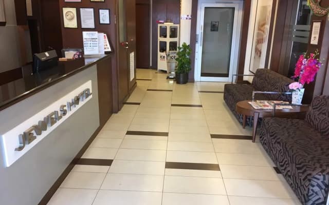 Jewels Hotel - photo 2