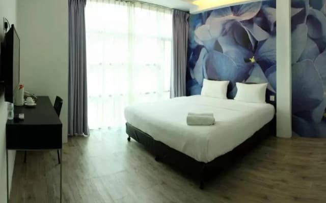 V Garden Hotel - photo 3