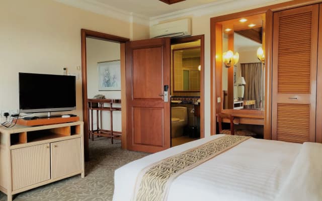 Tiara Labuan Hotel - photo 3