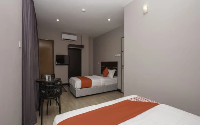 OYO 1043 Get Inn Hotel Sendayan - photo 5