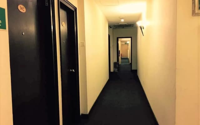 Hotel Sri Sutra Taman Serdang Perdana - photo 5