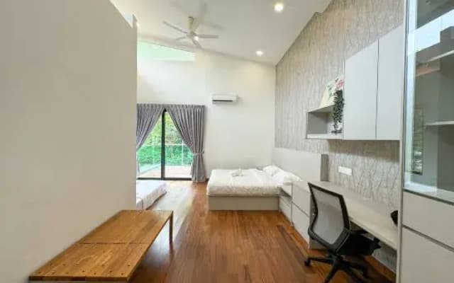 Green Escape City Private Pool Haven 24 pax - photo 3