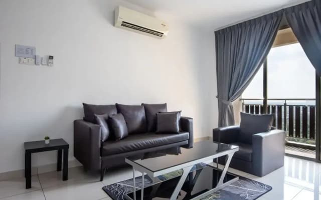 Comfy 3BR Apt @ KSL Daya Near Ikea Tebrau, Parking - photo 5