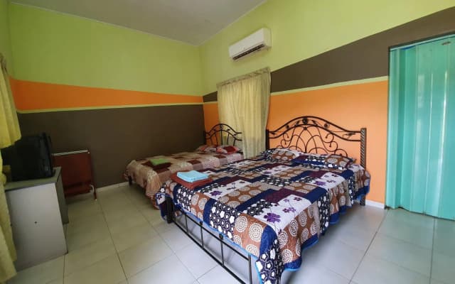OYO 89684 Mawaddah Inn Stay - photo 3