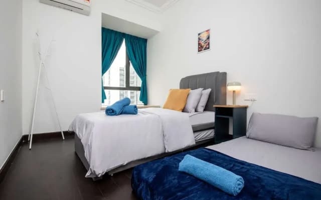 2BR R&F Phase2, CIQ R&F Mall, Free Parking - photo 4