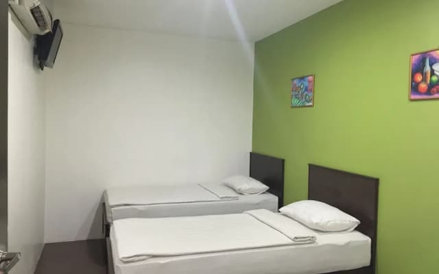 Red Tomato Hotel - photo 2
