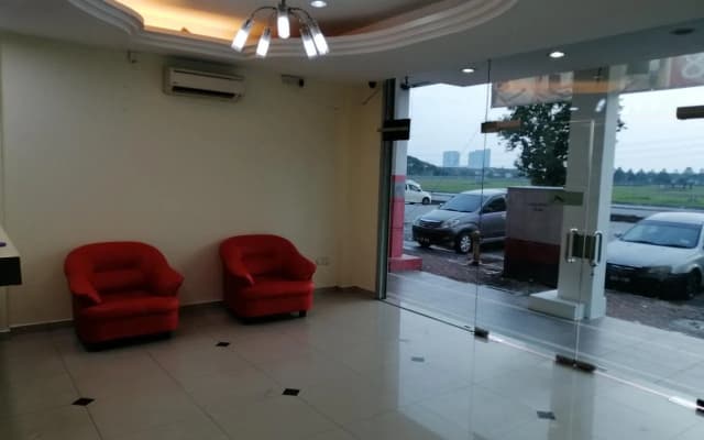 Putra Kajang Star Hotel - photo 2