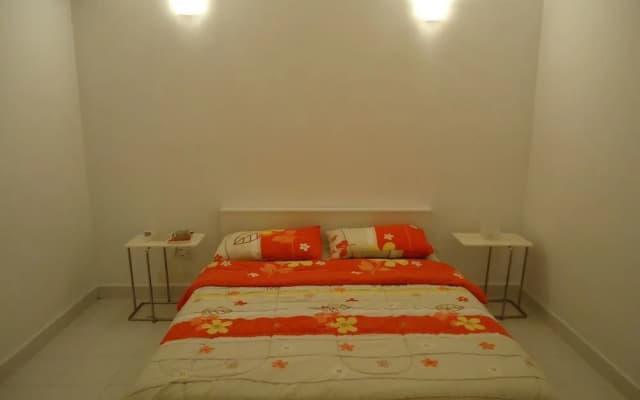 Red Door Apartments - photo 2