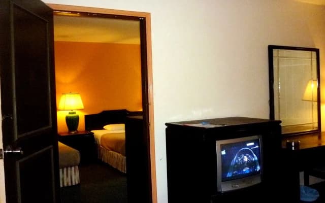 Lipis Centrepoint Hotel & Apartment - photo 5