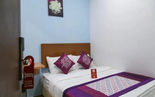 Colour Hotel by OYO Rooms - photo 4