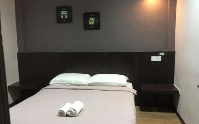 Room V at Jalan Jenang - photo 2