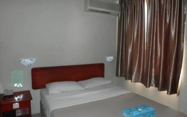 OYO 989 Ostay Inn - photo 5