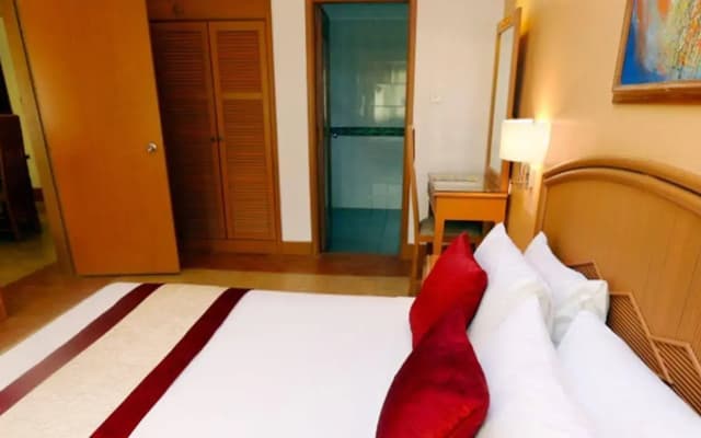 M Suites Hotel - photo 5