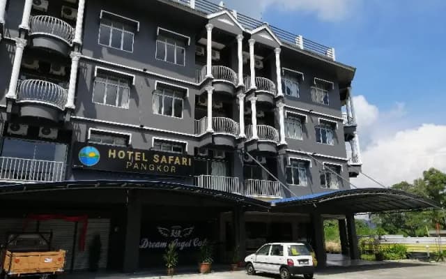 Safari Hotel by OYO Rooms - photo 4