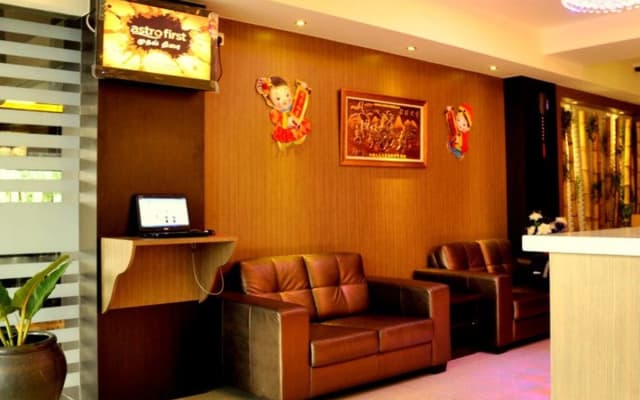 Hotel Zamburger Taman Kapar - photo 2