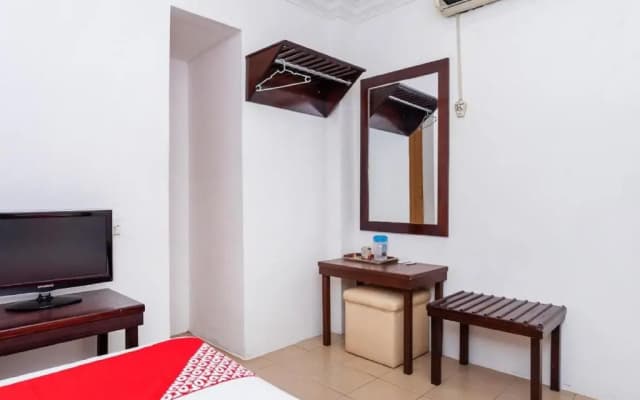 OYO 90742 I-home Hotel - photo 2