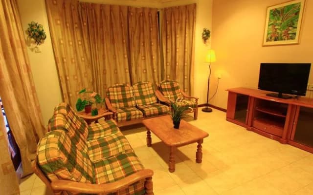 Six Villa Inn - photo 3