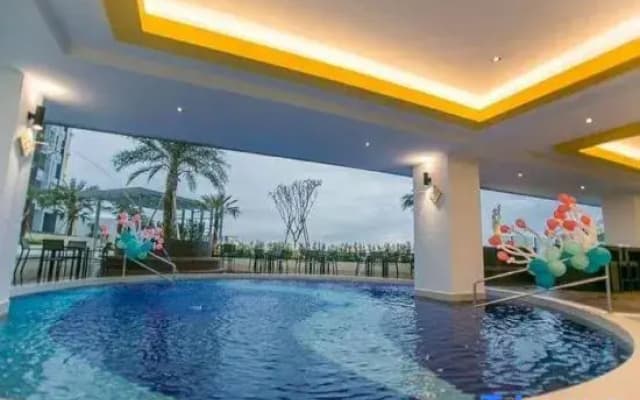 IPOH The Majestic Imperial Air-Con 6 PAX SUITE - photo 2