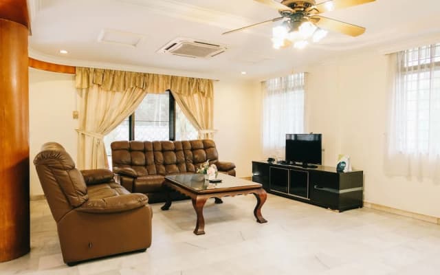 Clover Homestay - photo 2