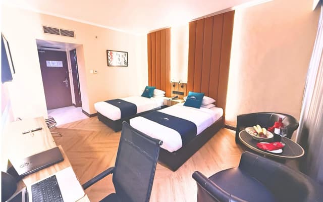 Howard Johnson by Wyndham Kota Kinabalu City Centre - photo 3