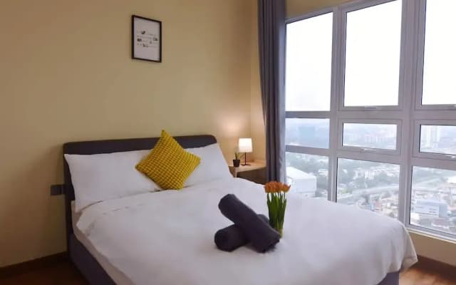 Cozy 1BR Suite at Tritower Steps to JB CIQ - photo 3