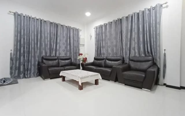 OYO 90203 Emma Sukma Homestay - photo 2