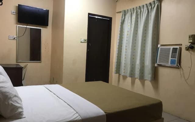 Spot On 89927 Villa Hotel - photo 3