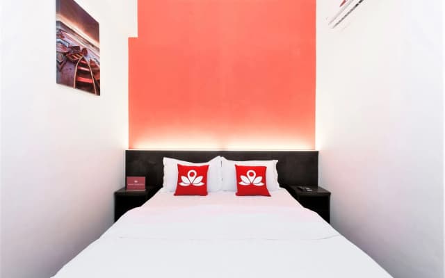 Madras Hotel - photo 2