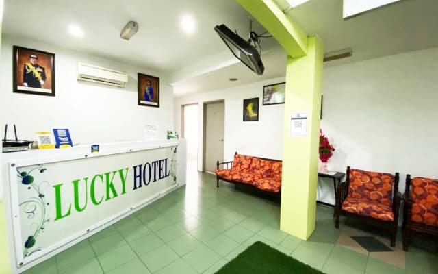 Lucky Hotel - photo 2