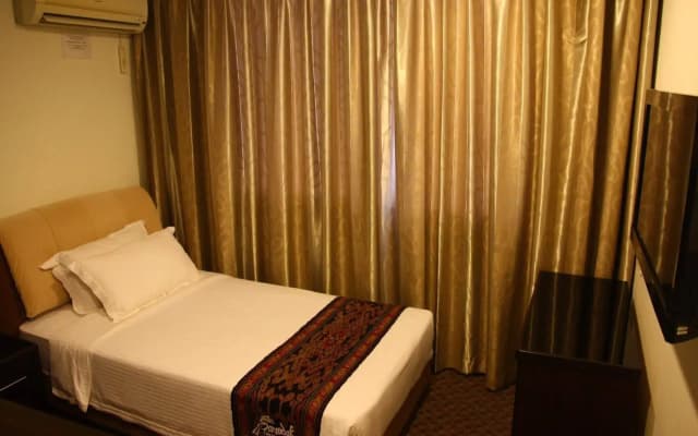 Royal Hotel - photo 5