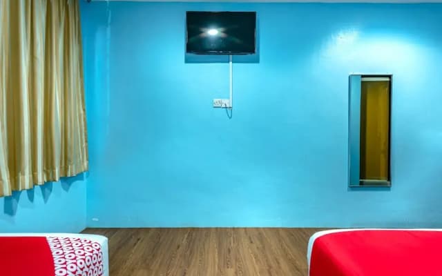 Mostyn Hotel by Oyo Rooms - photo 3